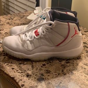 Jordan 11 retro platinum tint
